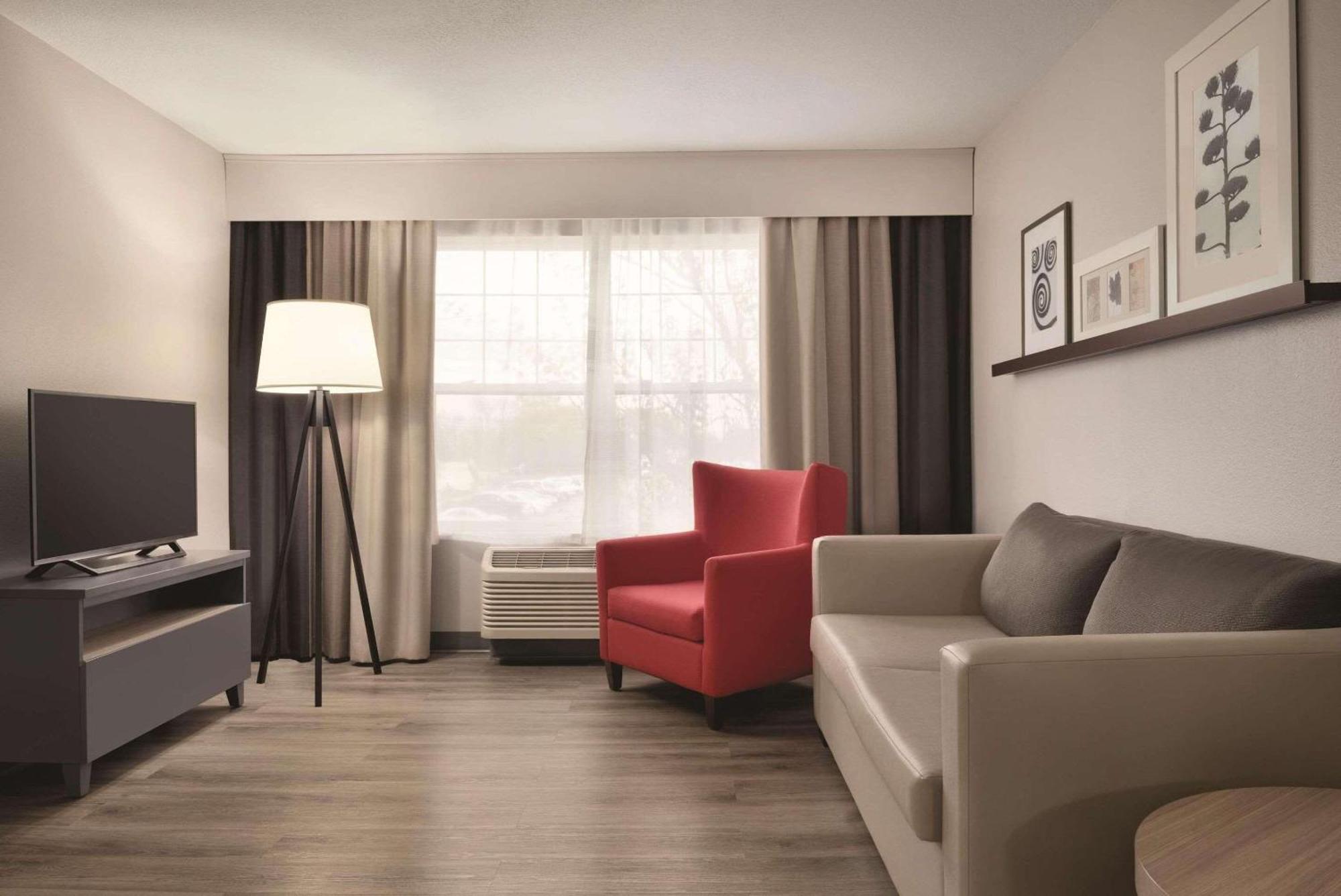 Country Inn & Suites By Radisson, Waterloo, Ia Extérieur photo