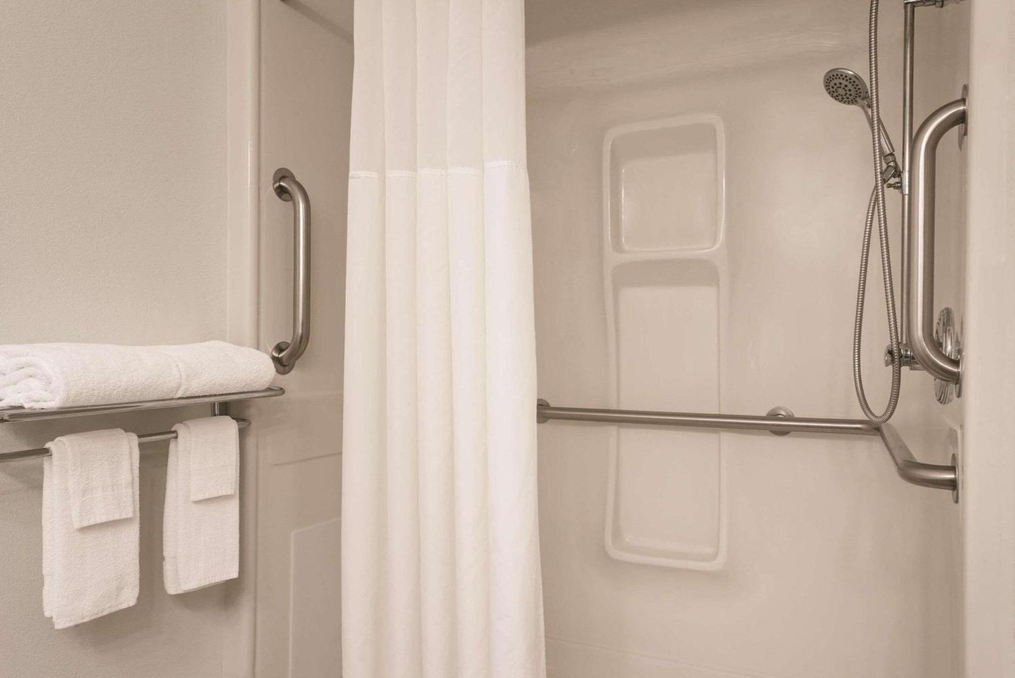 Country Inn & Suites By Radisson, Waterloo, Ia Extérieur photo