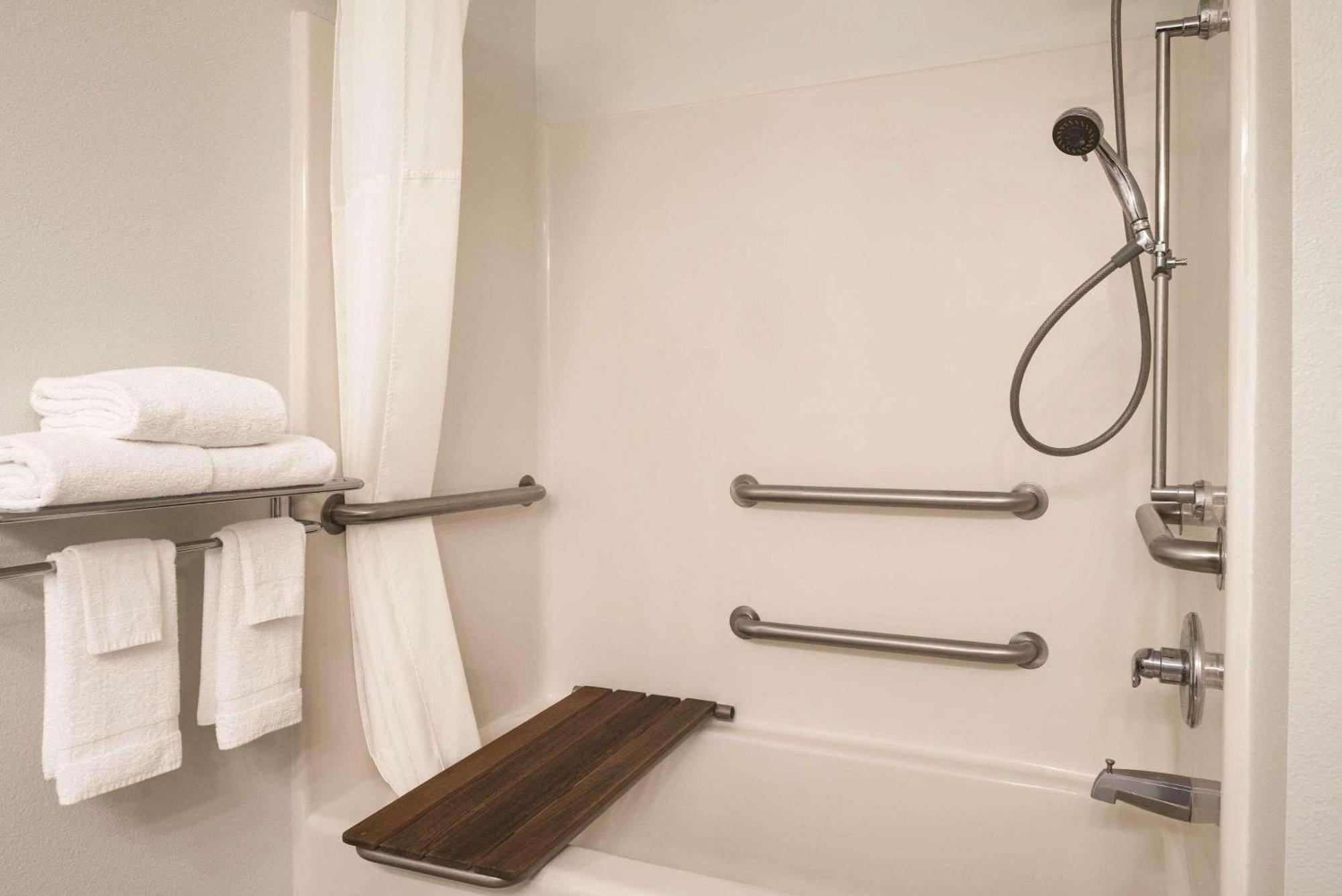 Country Inn & Suites By Radisson, Waterloo, Ia Extérieur photo