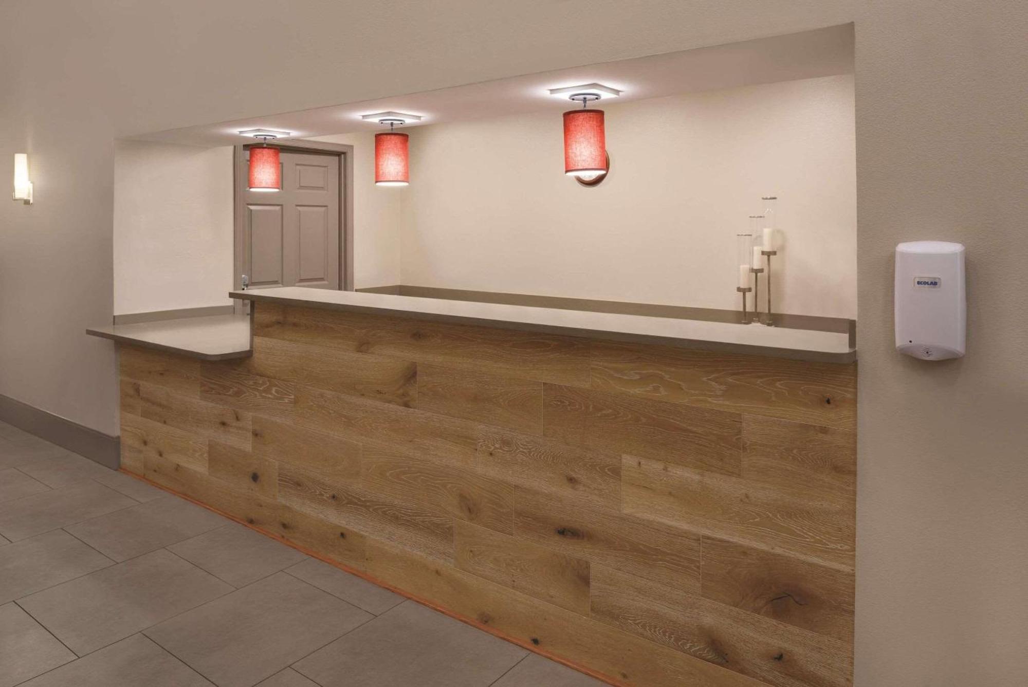 Country Inn & Suites By Radisson, Waterloo, Ia Extérieur photo